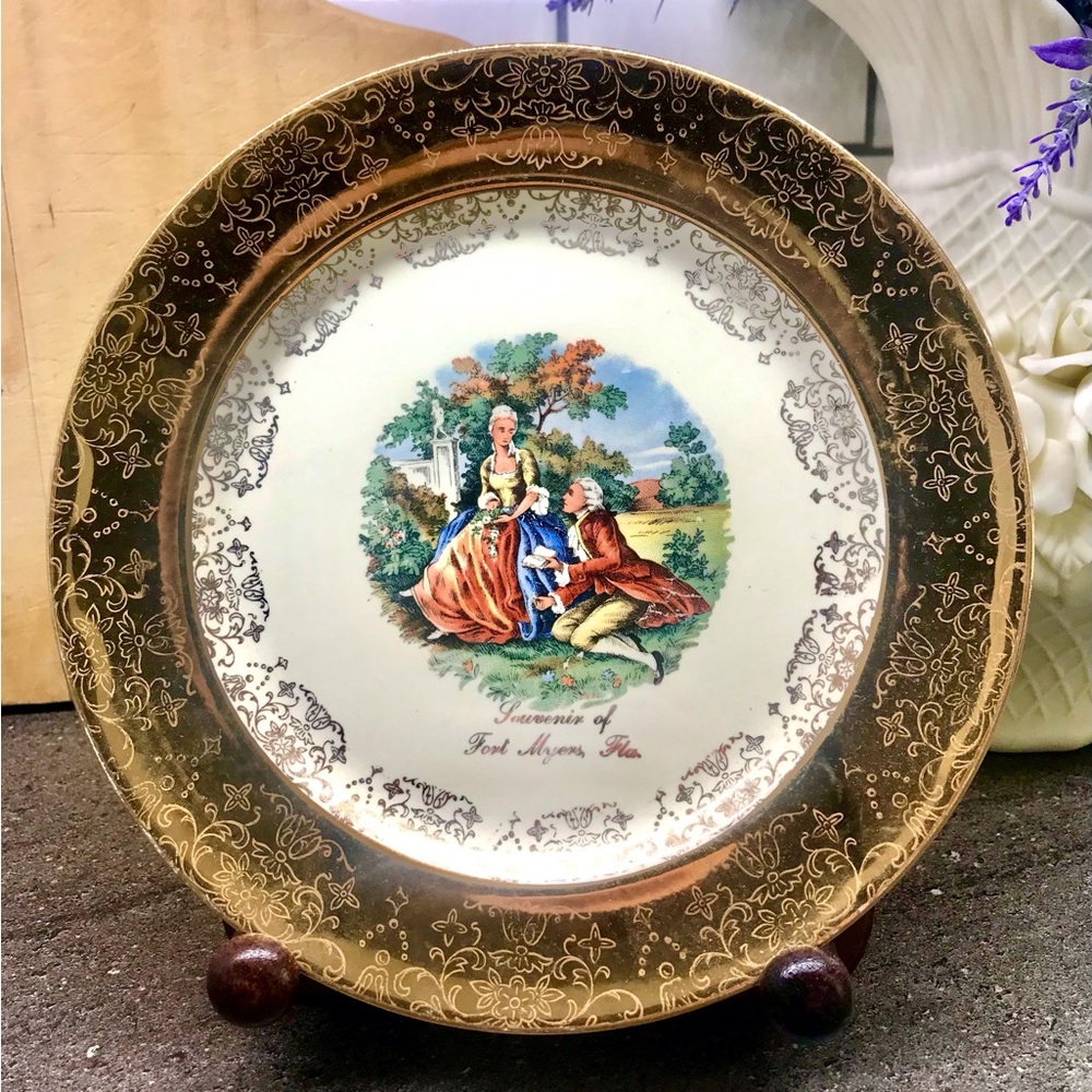 Vintage Victorian Decorative Plate 🌷
